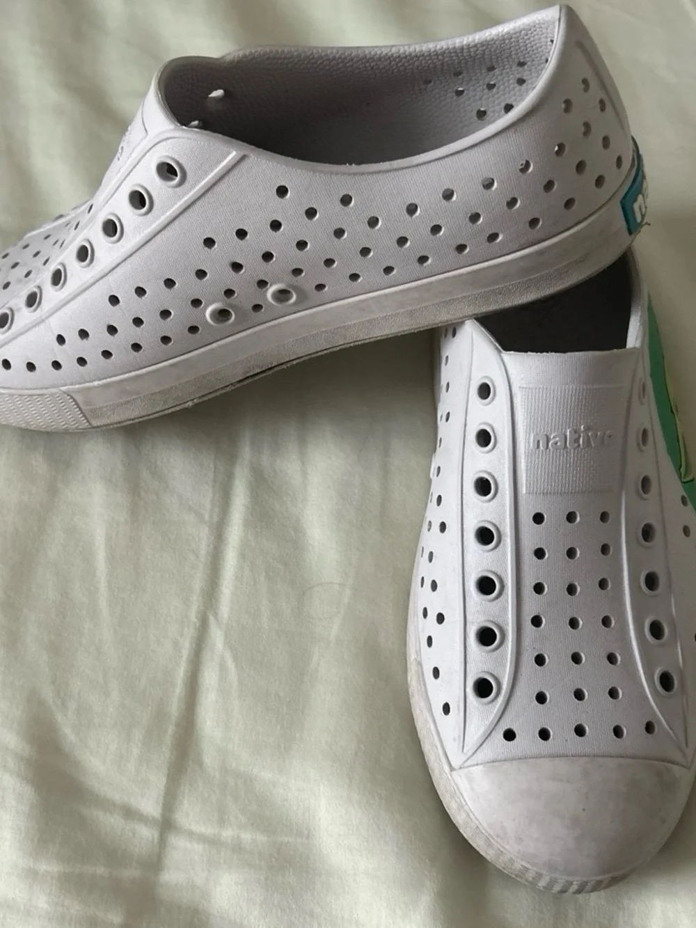 Native Jefferson Slip-On Shoes in White with Green Side Panels, J4